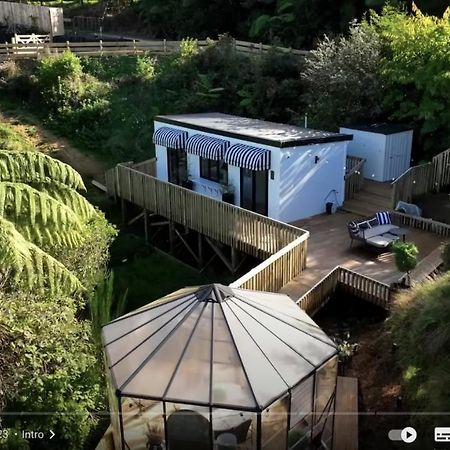 Tiny House With Greenhouse Dining Lower Hutt Luaran gambar
