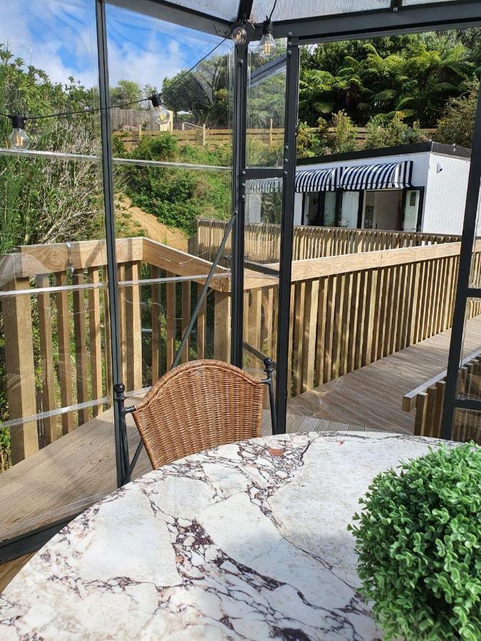 Tiny House With Greenhouse Dining Lower Hutt Luaran gambar