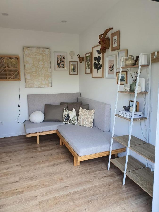 Tiny House With Greenhouse Dining Lower Hutt Luaran gambar