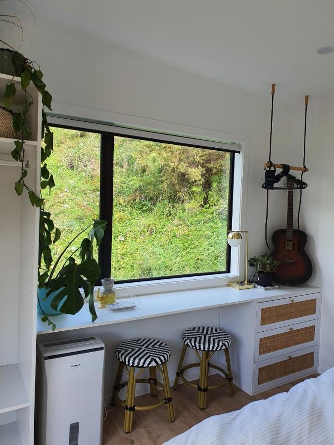 Tiny House With Greenhouse Dining Lower Hutt Luaran gambar