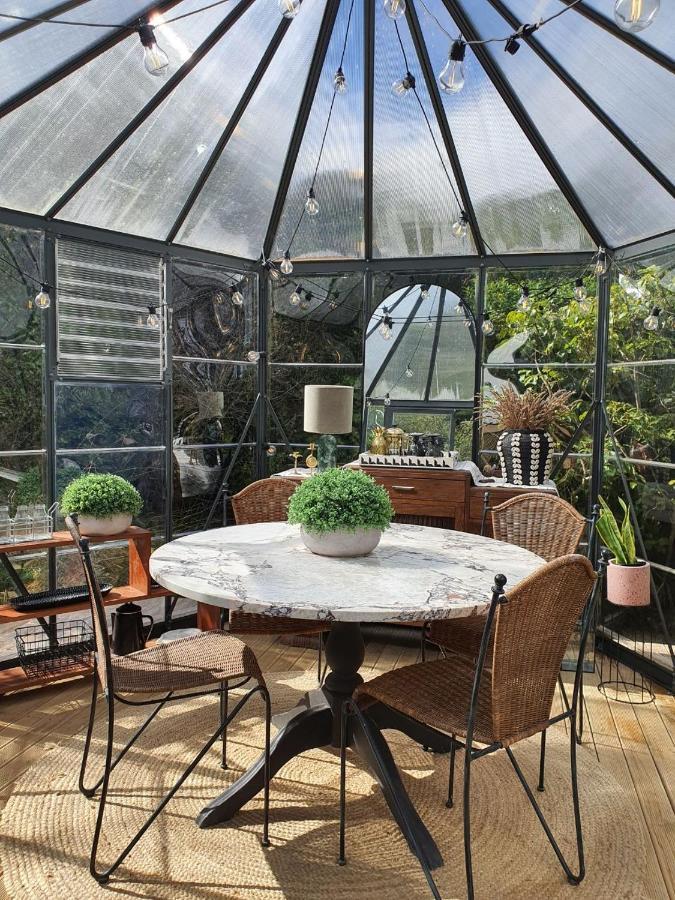 Tiny House With Greenhouse Dining Lower Hutt Luaran gambar